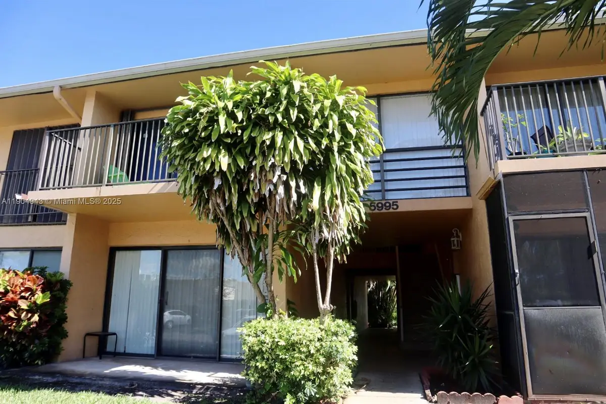 5995 Washington St #232, Hollywood, FL 33023 - Image #1