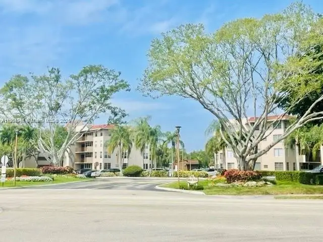 1811 Sabal Palm Dr #208, Davie, FL 33324 - Image #3