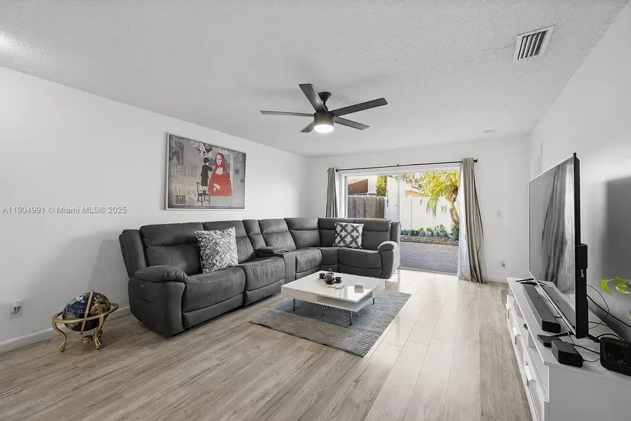 17753 SW 24th Ct, Miramar, FL 33029 - Image #2