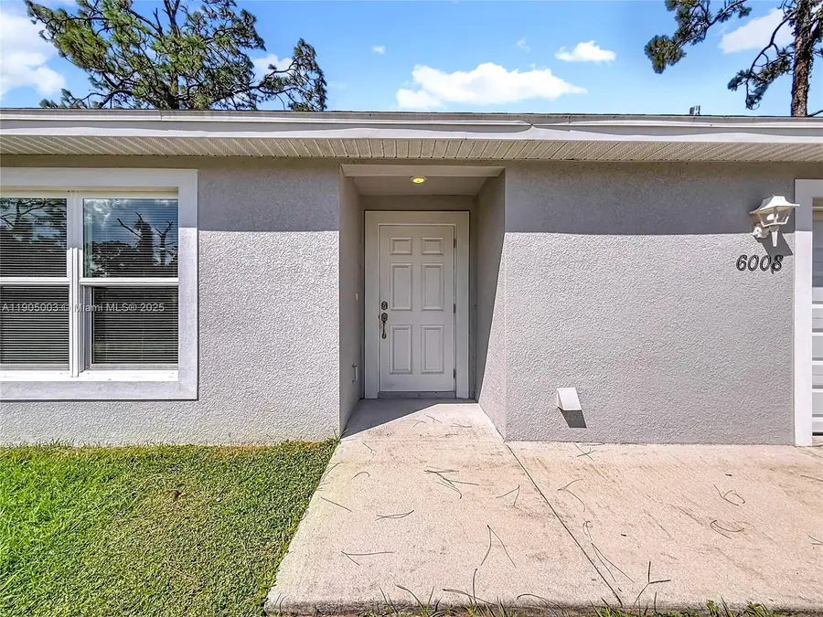 6008 Twig Ct, Port Labelle, FL 33935 - Image #3