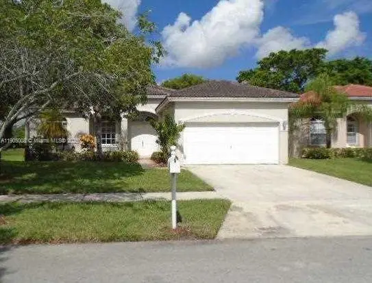 540 SE 23rd Ln, Homestead, FL 33033 - Image #1