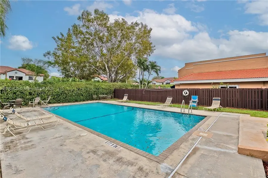 12032 S Las Palmas Dr, Pembroke Pines, FL 33025 - Image #3