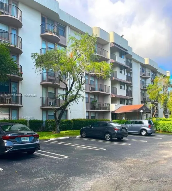 2701 Riverside Dr #203-B, Coral Springs, FL 33065