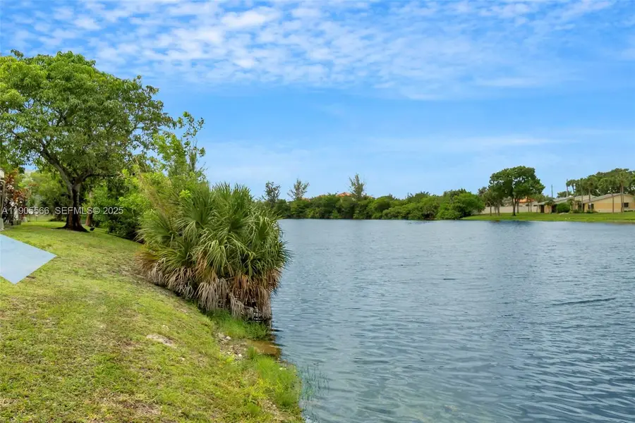 6545 Racquet Club Dr #115, Lauderhill, FL 33319 - Image #2