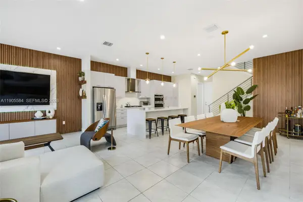 8156 NW 43rd St, Doral, FL 33166