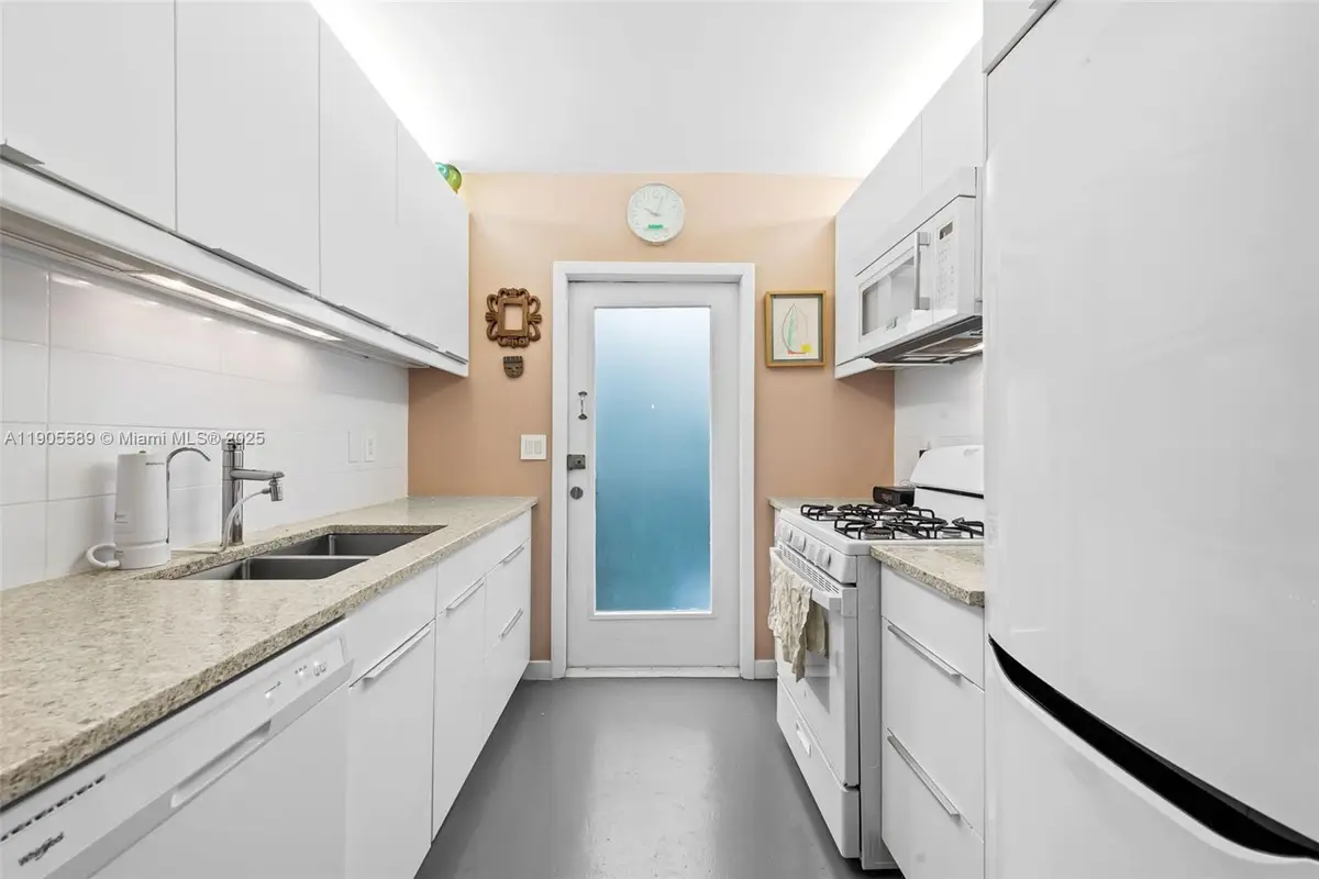 823 Jefferson Ave #6, Miami Beach, FL 33139 - Image #1