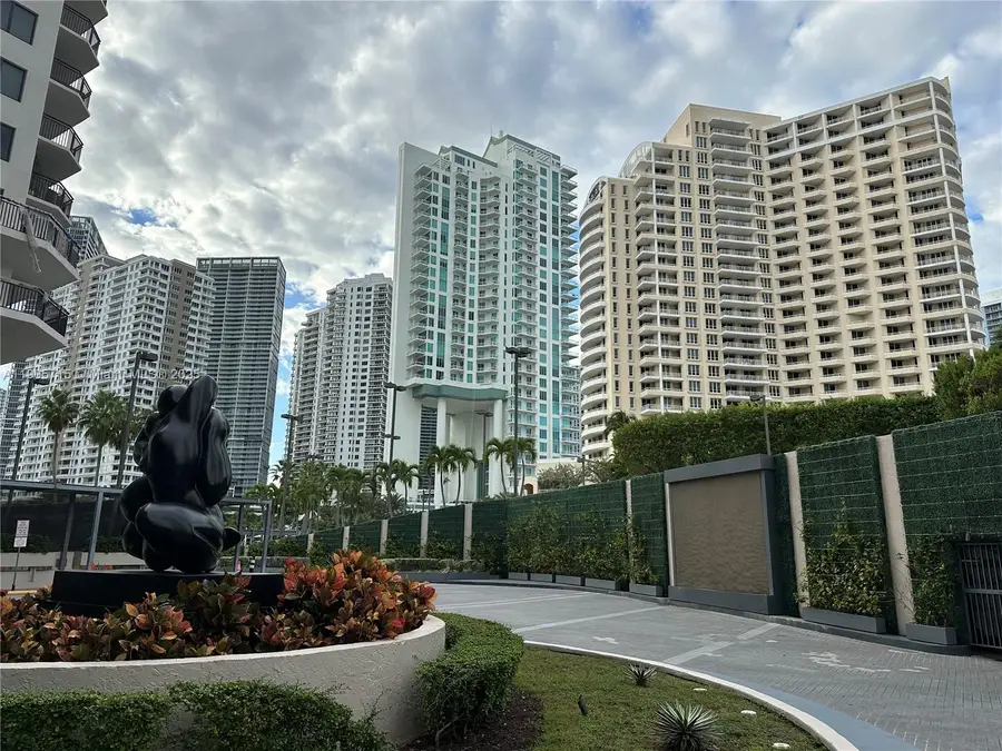 540 Brickell Key Dr #1706, Miami, FL 33131 - Image #2