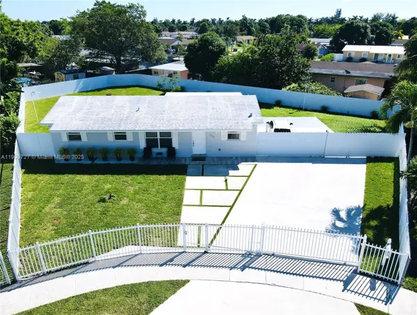 4384 NW 202nd St, Miami Gardens, FL 33055