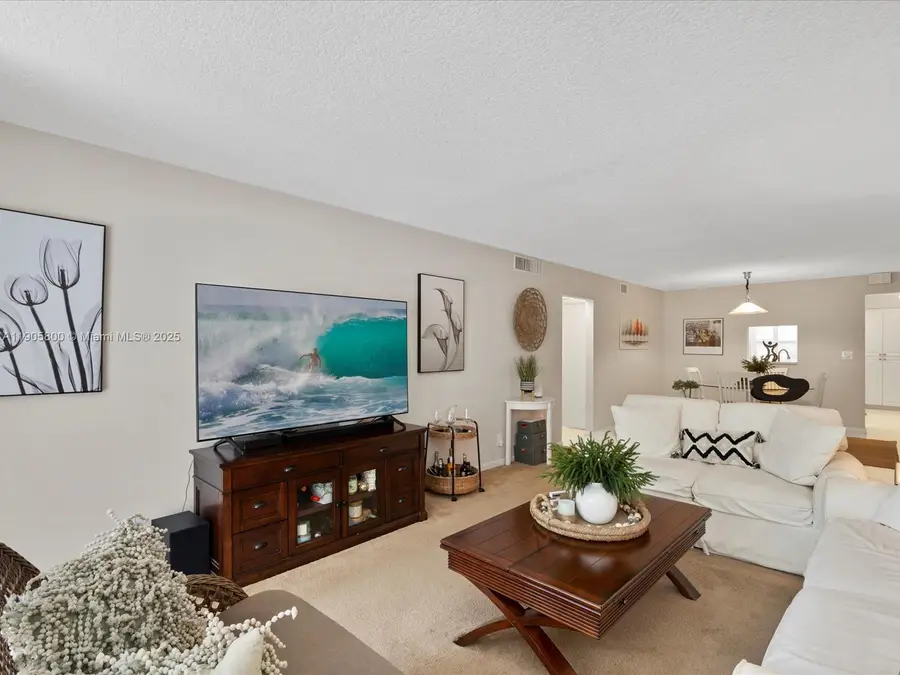 2004 Granada Dr #O2, Coconut Creek, FL 33066 - Image #2