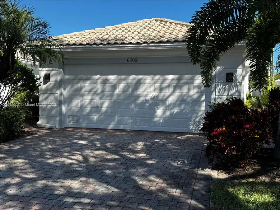 8269 Saint Johns Ct, Wellington, FL 33414 - Image #3