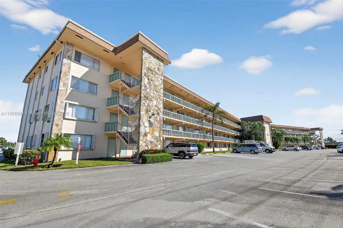 300 S Village Green Cir S #407, Palm Springs, FL 33461 - Image #1