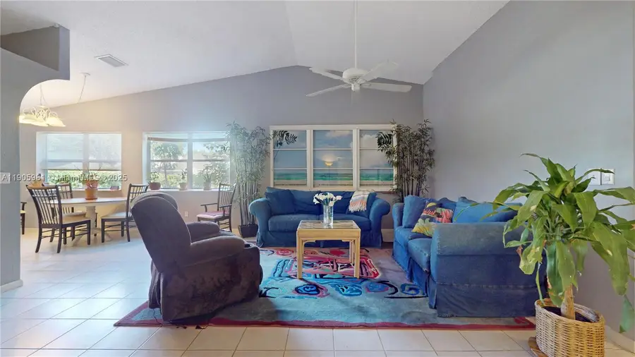 2255 SE 6th Pl, Homestead, FL 33033 - Image #2