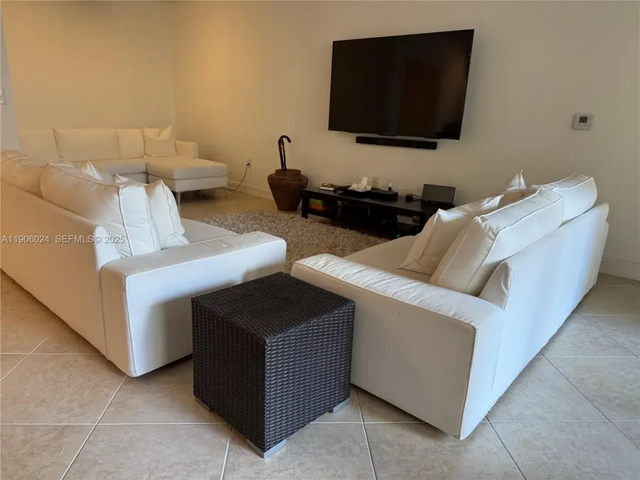 16100 Emerald Estates Dr #278, Weston, FL 33331 - Image #2