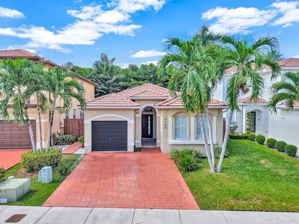 4366 NW 113th Pl, Doral, FL 33178