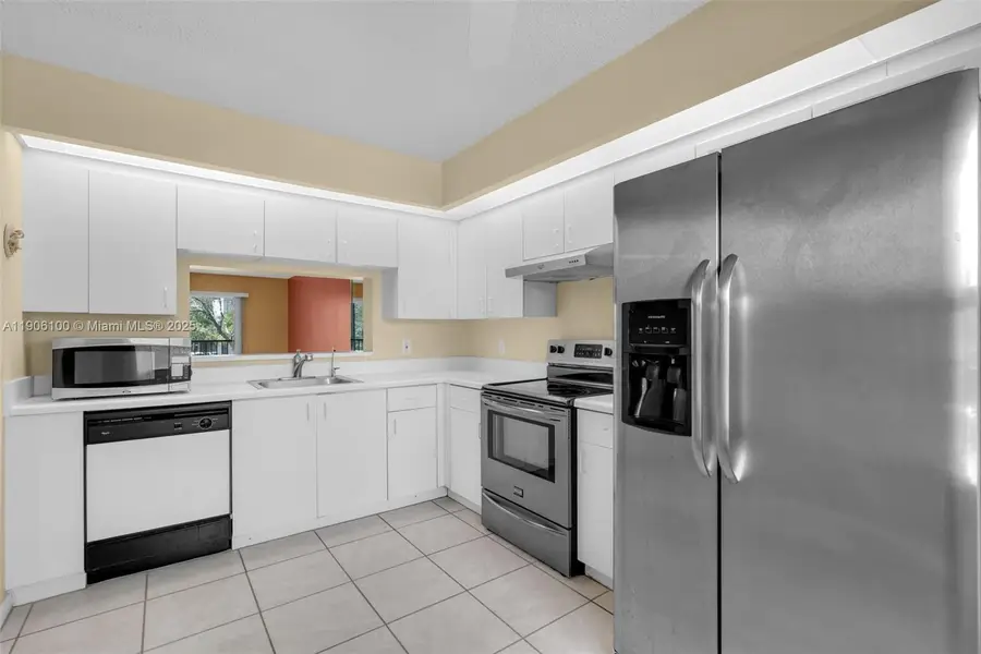 550 SW 137th Ave #208L, Pembroke Pines, FL 33027 - Image #3