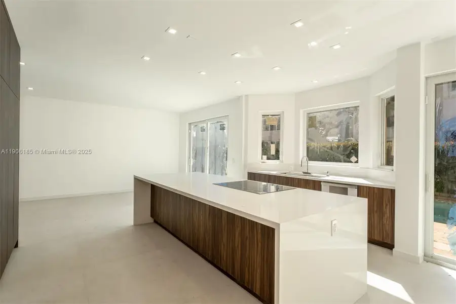 3944 NE 194th Trl, Sunny Isles Beach, FL 33160 - Image #2