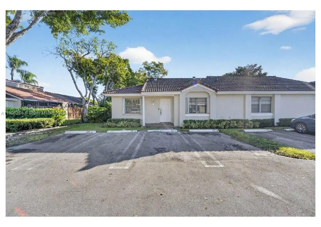 6018 NW 172nd Terr Cir, Hialeah, FL 33015 - Image #1