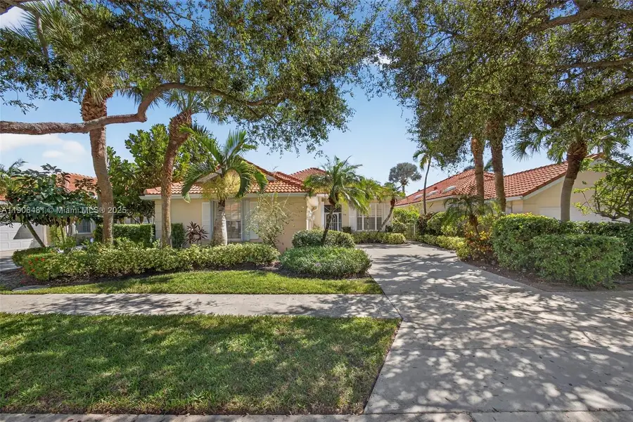 256 Kelsey Park Cir, Palm Beach Gardens, FL 33410 - Image #2