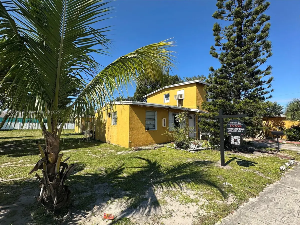 733 NW 27th Ave, Fort Lauderdale, FL 33311 - #1
