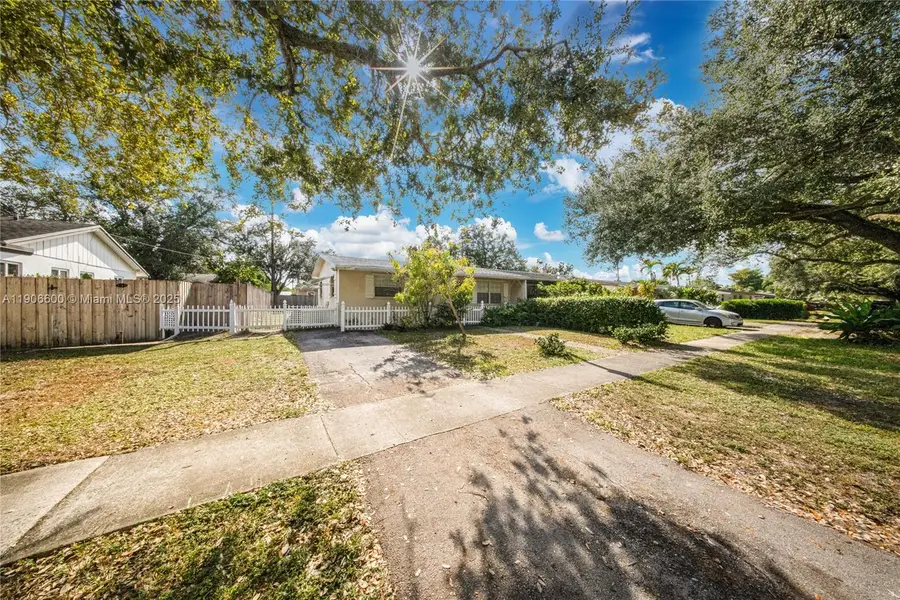 9426 SW 52nd St, Cooper City, FL 33328 - Image #3