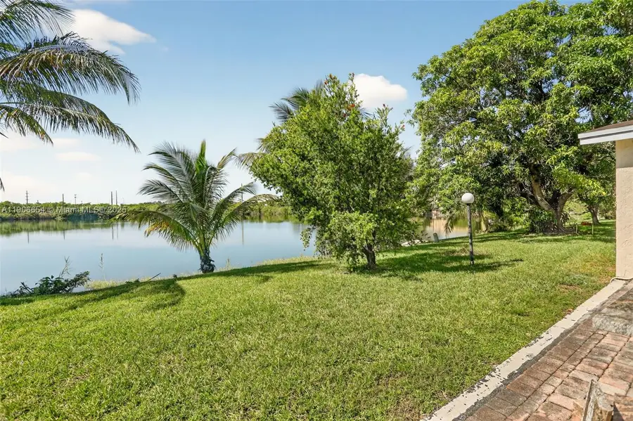 4871 NW 18th Ave, Deerfield Beach, FL 33064 - Image #2