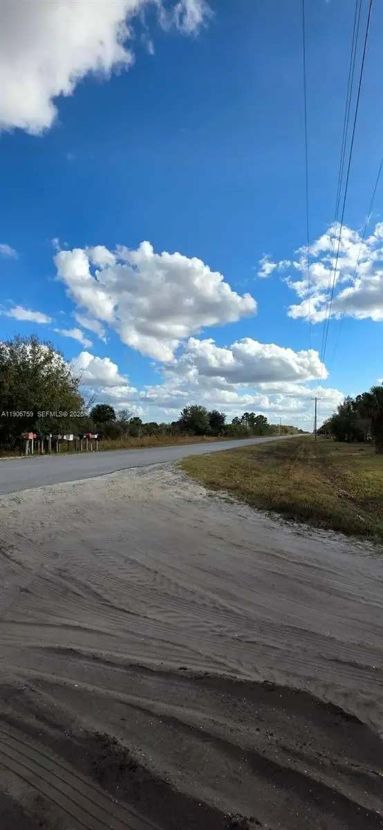 19205 NW 276 St, Okeechobee, FL 34972 - #3