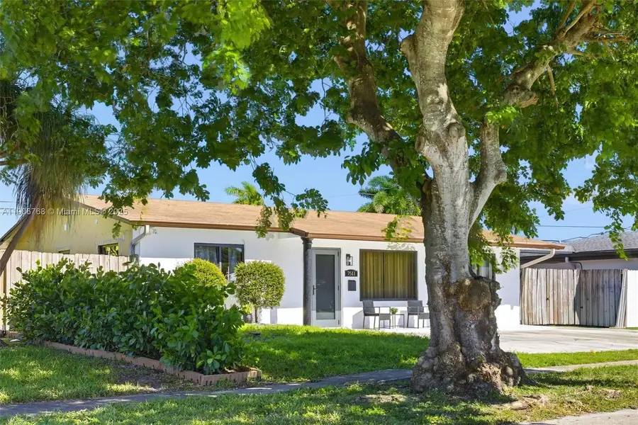 7511 Taylor St, Hollywood, FL 33024 - Image #3