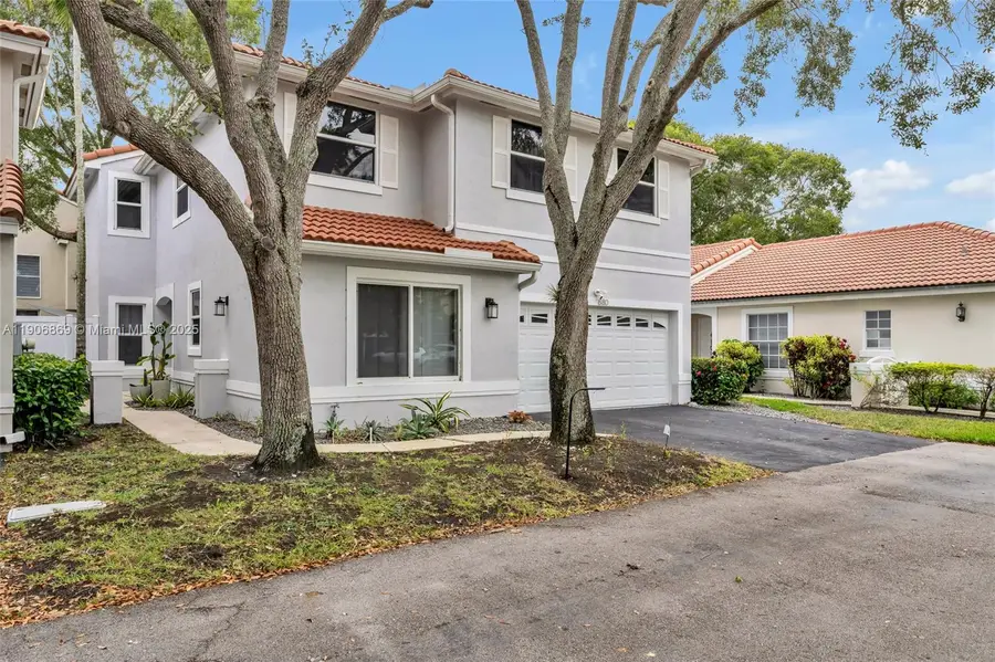 880 Garnet Cir, Weston, FL 33326 - Image #2