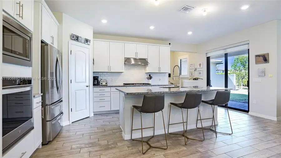 8605 Patron Ln, Lake Worth, FL 33467 - Image #2