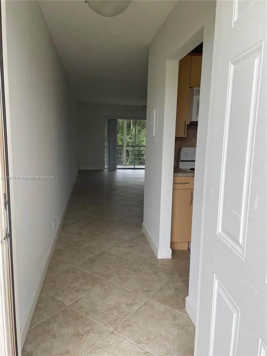 110 Lake Meryl Dr #216, West Palm Beach, FL 33411 - Image #2