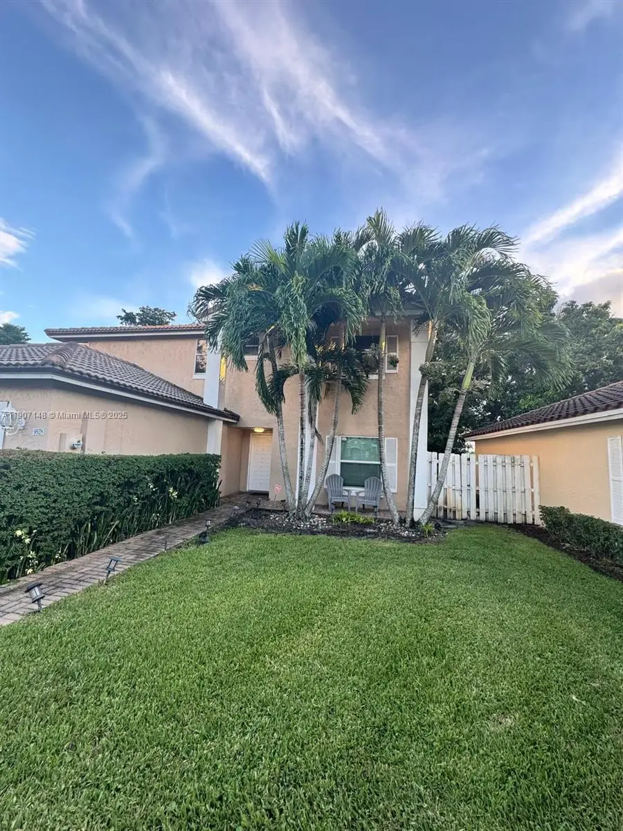 9528 NW 9th Ct, Plantation, FL 33324 - Image #2