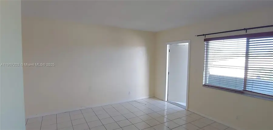 1400 NE 54th St #206, Fort Lauderdale, FL 33334 - #2