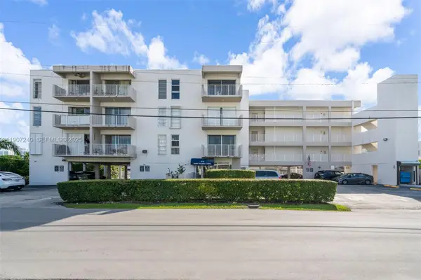 3716 NE 168th St #302, North Miami Beach, FL 33160