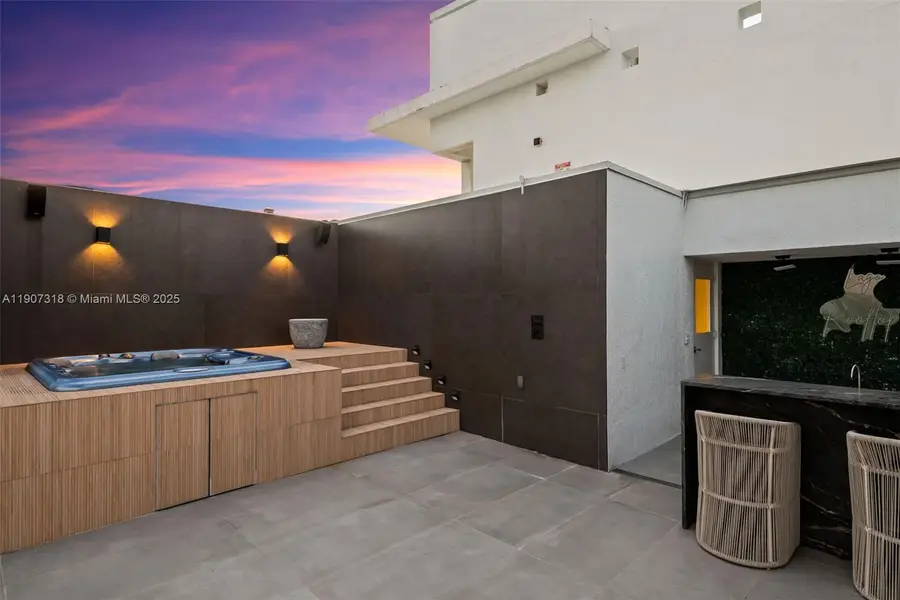 90 SW 3rd St #PH-15, Miami, FL 33130 - Image #2