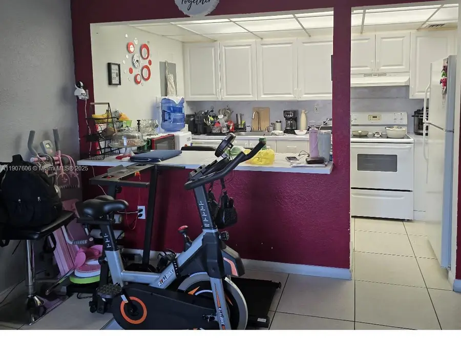 17600 NW 68th Ave #B4002, Hialeah, FL 33015 - Image #2