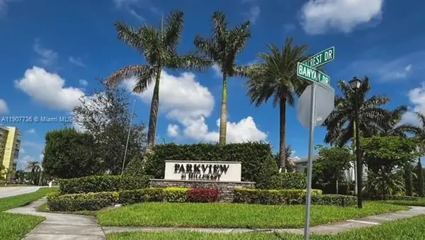 3973 Poinciana Ln, Hollywood, FL 33021