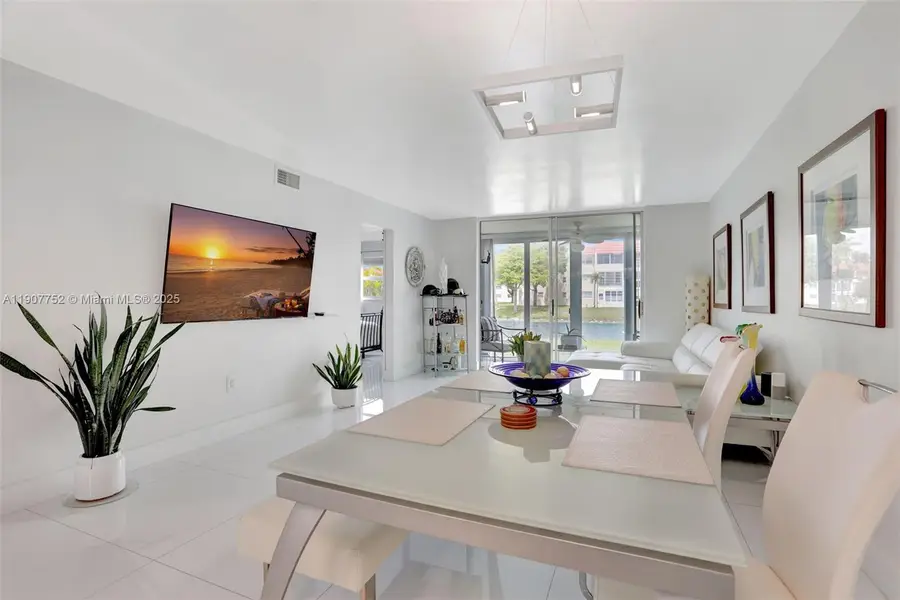 2931 E Sunrise Lakes Dr #109, Sunrise, FL 33322 - Image #3