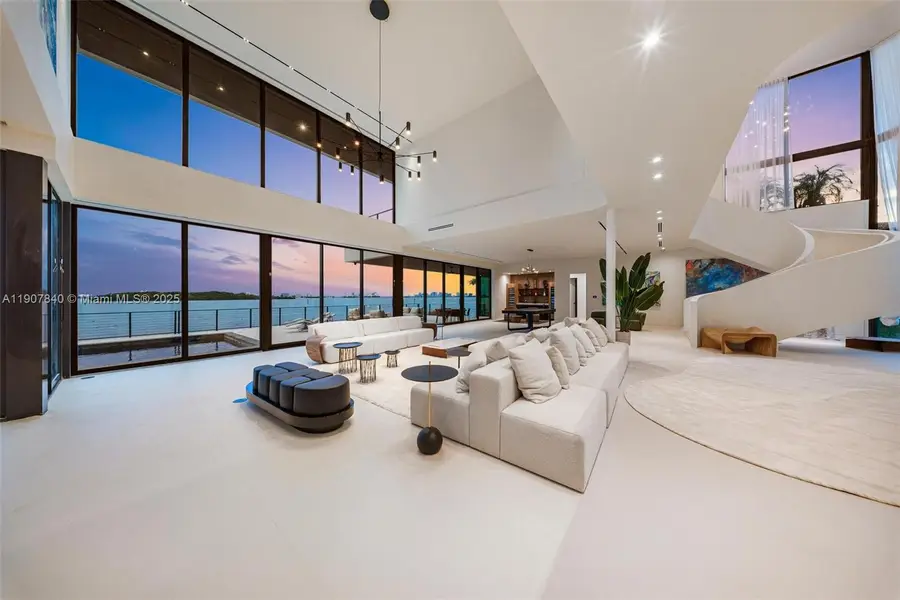 11400 N Bayshore Dr, North Miami, FL 33181 - Image #2