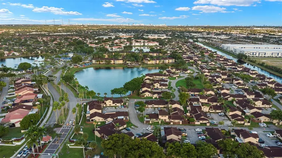 17214 NW 66th Ct, Hialeah, FL 33015 - Image #2