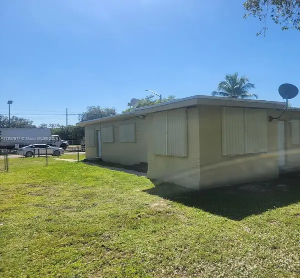 751 NW 96th St, Miami, FL 33150