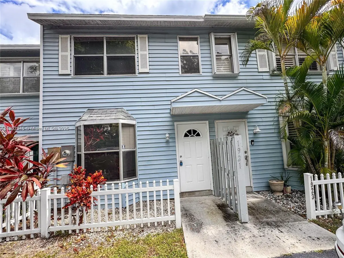 1921 NE 15th Ave, Fort Lauderdale, FL 33305 - Image #1