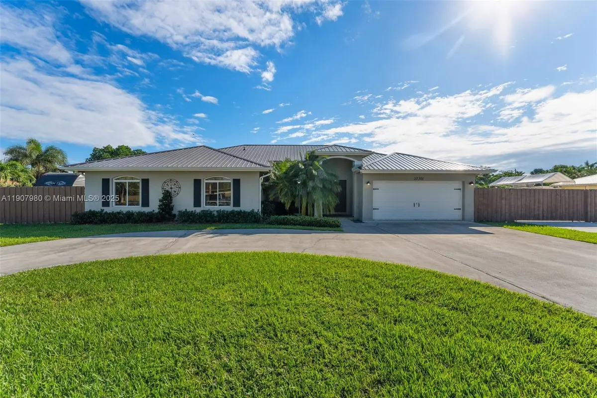 32301 SW 202nd Pl, Homestead, FL 33030 - Image #1