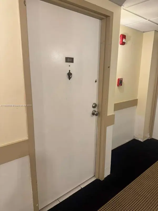 4164 Inverrary Dr #601, Lauderhill, FL 33319