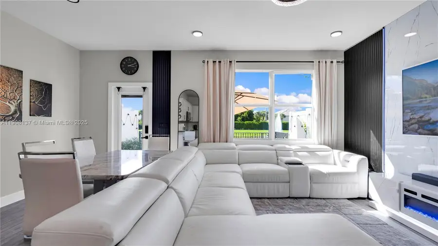 2913 Olivia Ave, Lauderdale Lakes, FL 33311 - Image #3