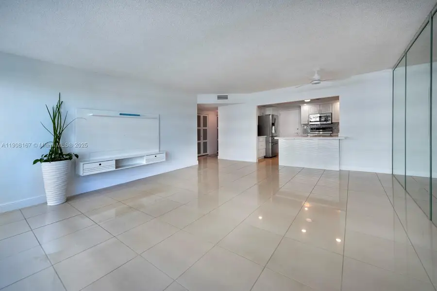 4010 Galt Ocean Dr #815, Fort Lauderdale, FL 33308 - Image #3