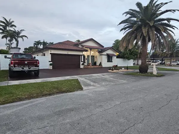 15397 SW 172nd Ter, Miami, FL 33187