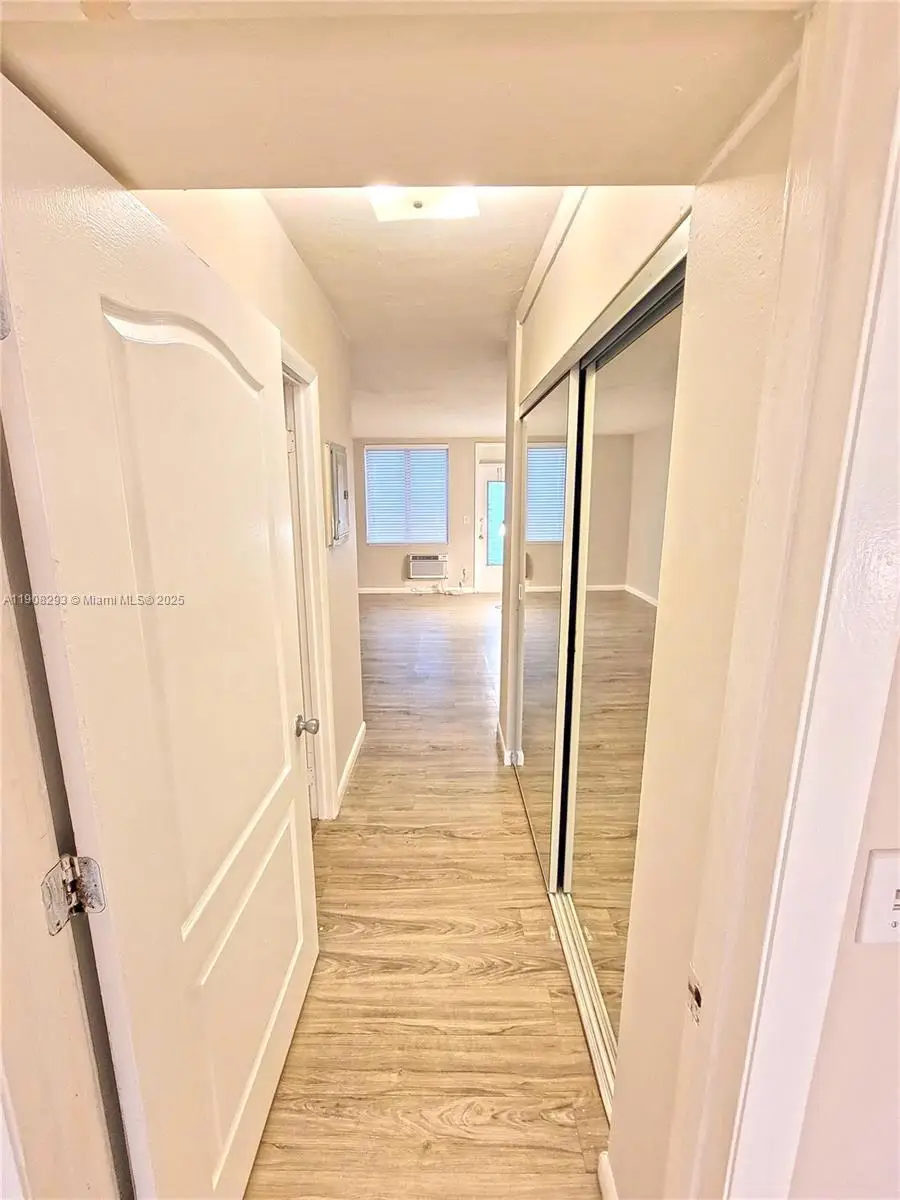 441 Collins Ave #12A, Miami Beach, FL 33139 - Image #3