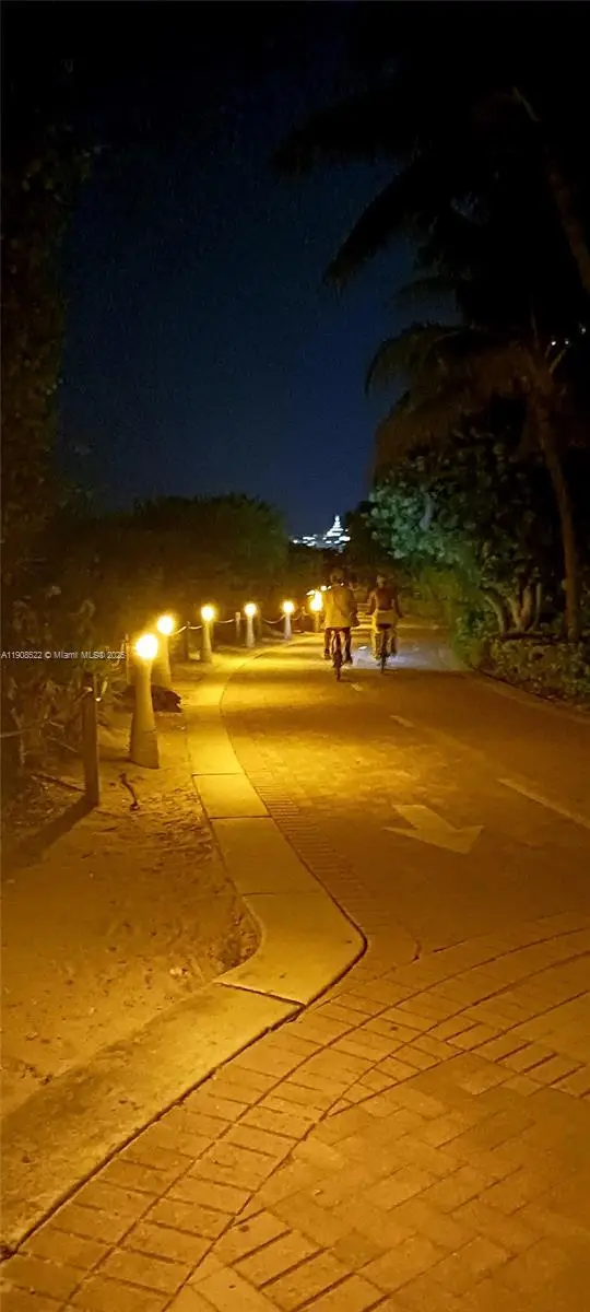 2401 Collins Ave #1708, Miami Beach, FL 33140 - Image #3