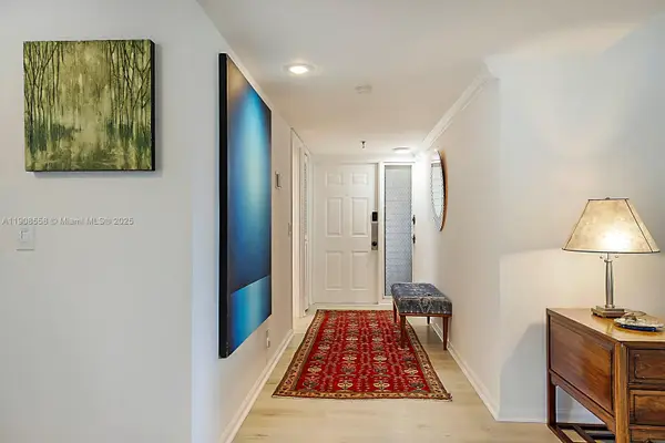 5390 Woodland Lakes Dr #301, Palm Beach Gardens, FL 33418