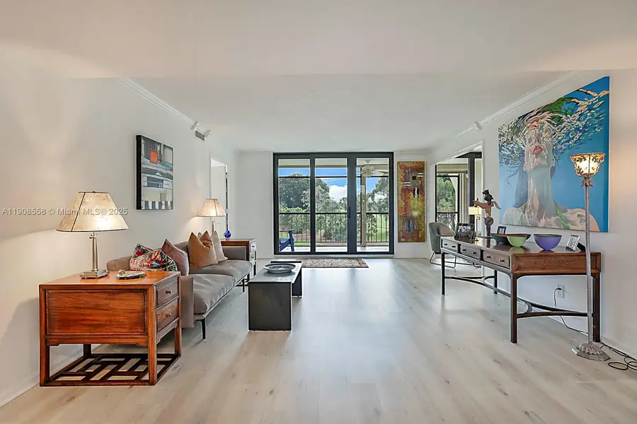 5390 Woodland Lakes Dr #301, Palm Beach Gardens, FL 33418 - Image #3